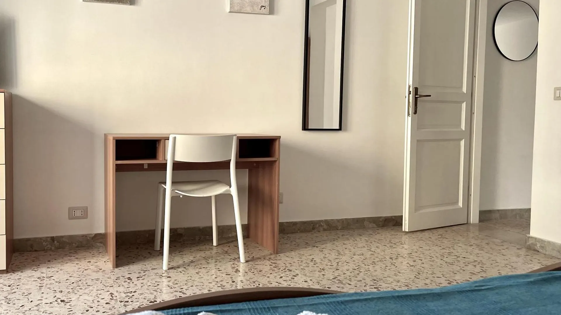 Lorenzo'S House Catania City Centre - Comfortable Large Apartment With 2 Bedrooms And 2 Baths, Close To Trains, Metro And Bus Station